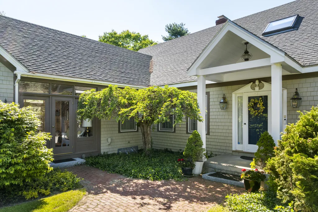43 Woodward Farm Road Bristol ME 04539