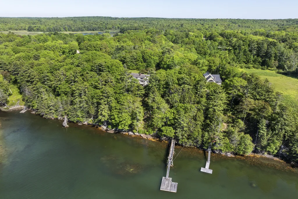 43 Woodward Farm Road Bristol ME 04539
