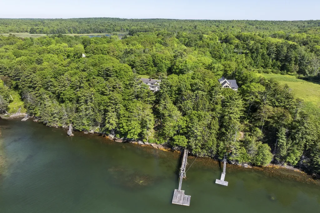 43 Woodward Farm Road Bristol ME 04539