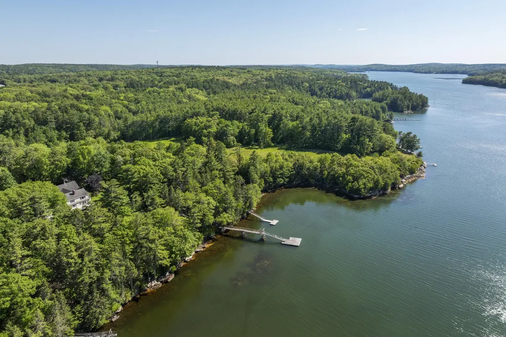 43 Woodward Farm Road Bristol ME 04539