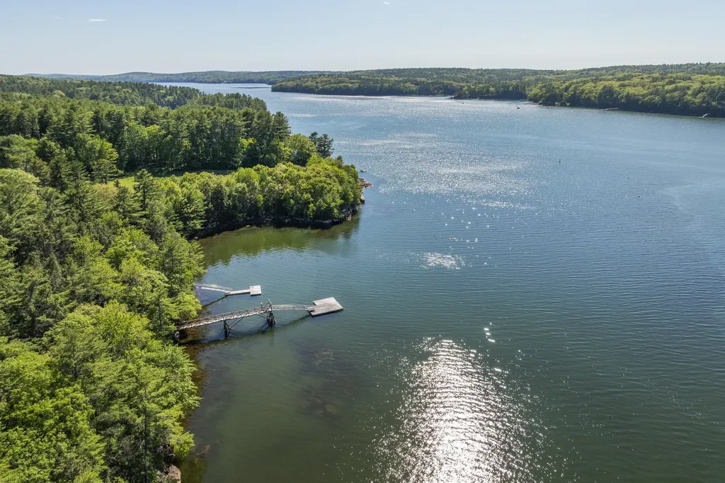 43 Woodward Farm Road Bristol ME 04539