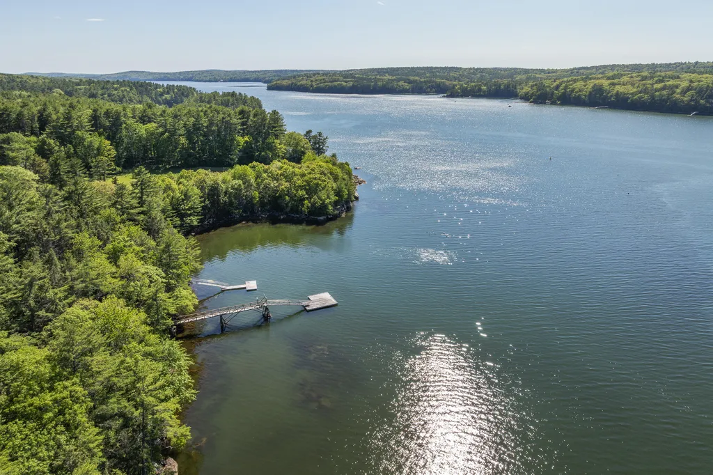 43 Woodward Farm Road Bristol ME 04539