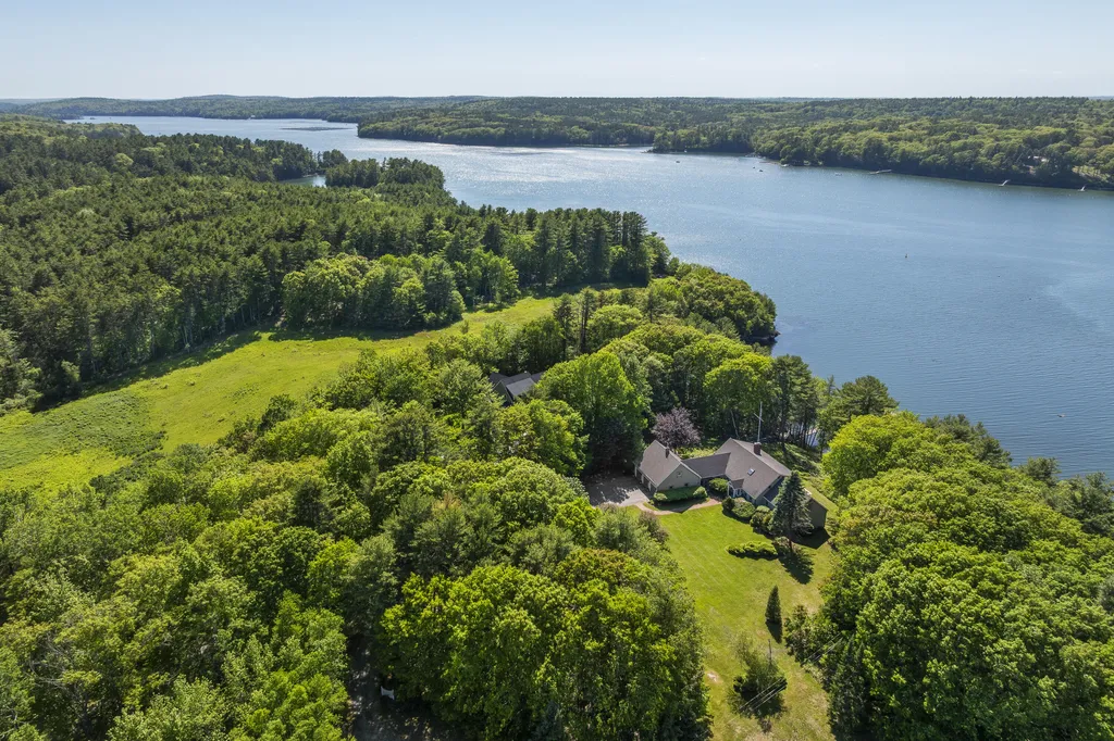 43 Woodward Farm Road Bristol ME 04539