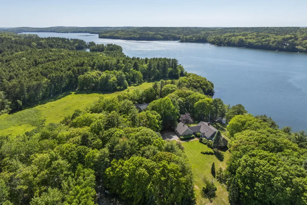 43 Woodward Farm Road Bristol ME 04539