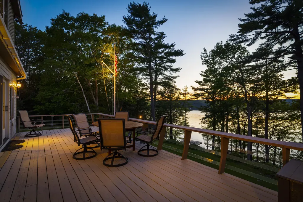 43 Woodward Farm Road Bristol ME 04539