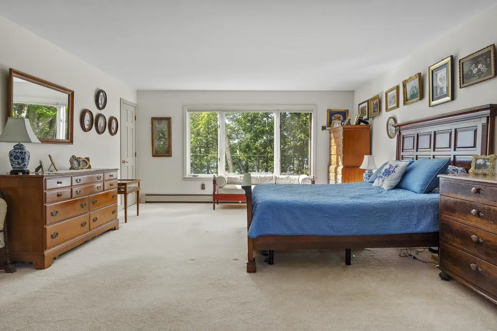 43 Woodward Farm Road Bristol ME 04539