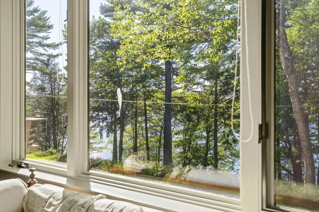 43 Woodward Farm Road Bristol ME 04539