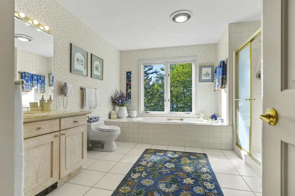 43 Woodward Farm Road Bristol ME 04539