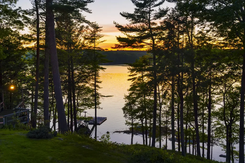 43 Woodward Farm Road Bristol ME 04539