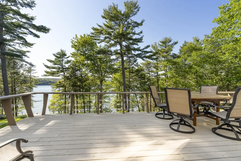 43 Woodward Farm Road Bristol ME 04539