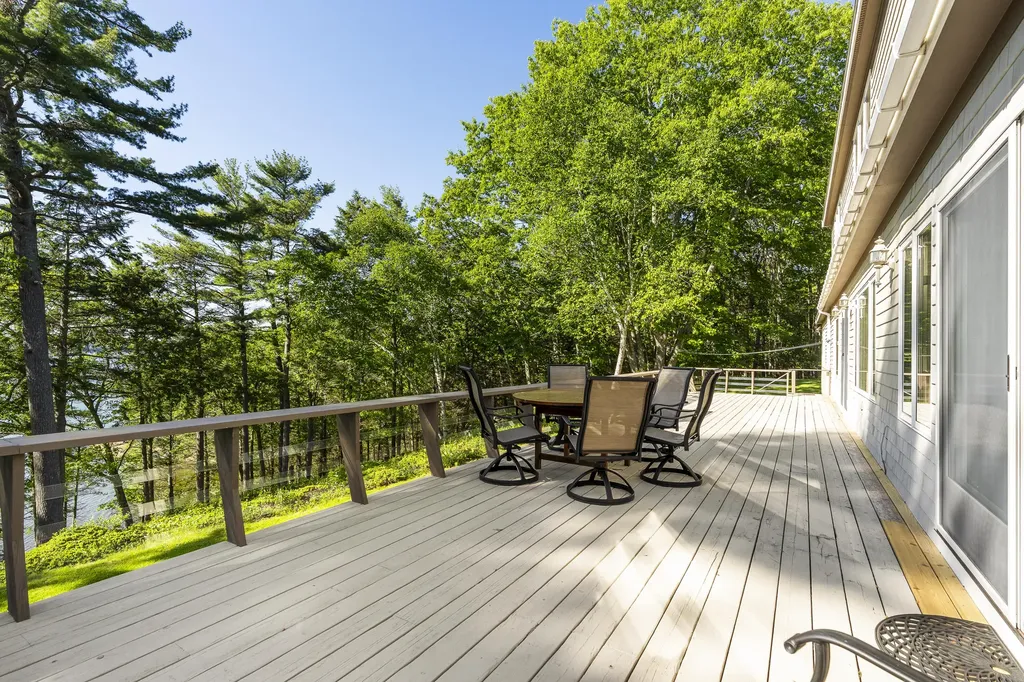 43 Woodward Farm Road Bristol ME 04539
