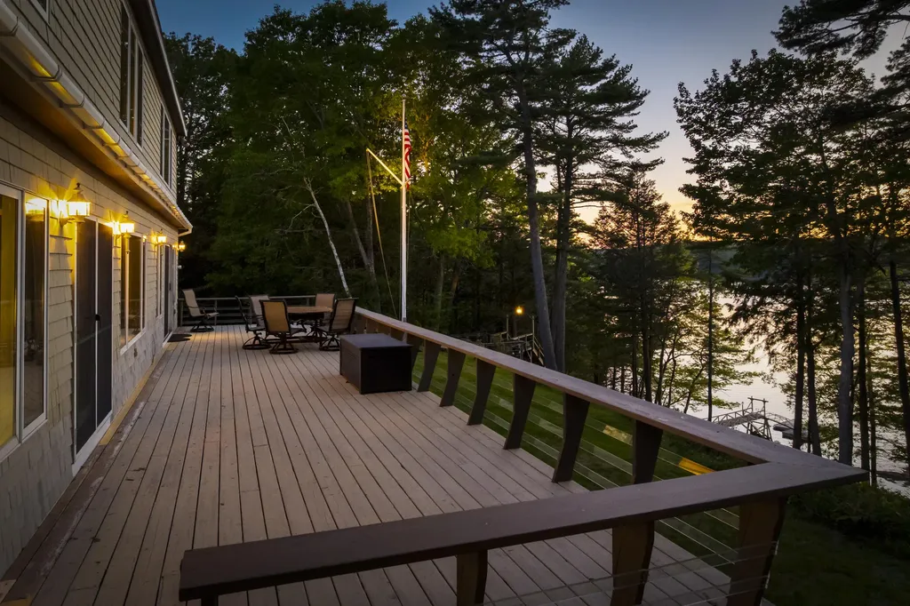 43 Woodward Farm Road Bristol ME 04539