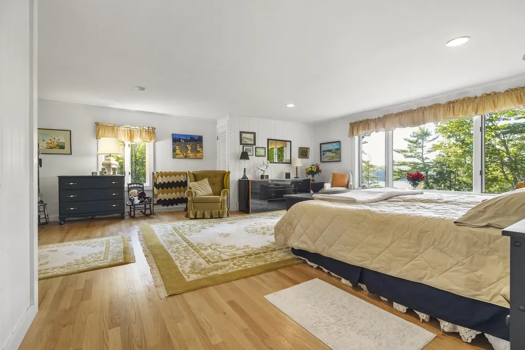 43 Woodward Farm Road Bristol ME 04539