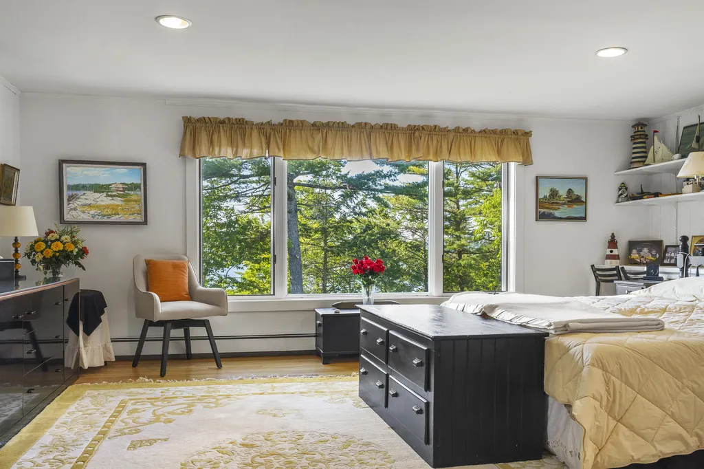 43 Woodward Farm Road Bristol ME 04539