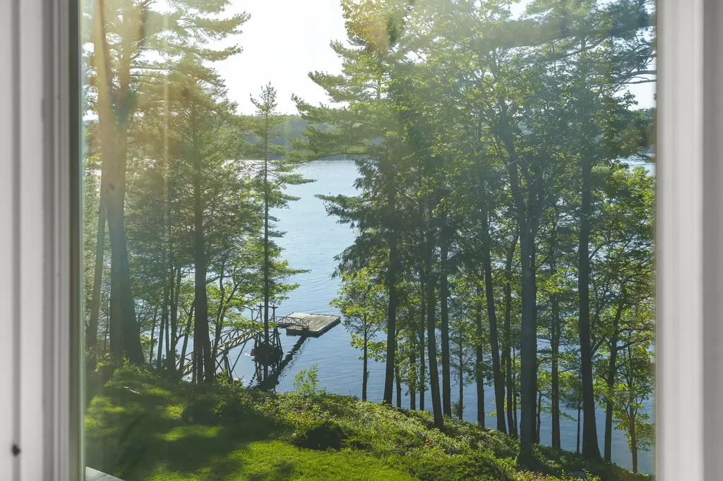 43 Woodward Farm Road Bristol ME 04539