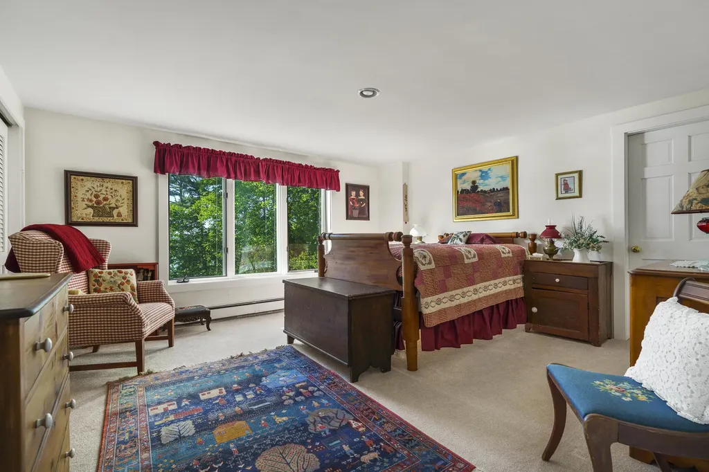 43 Woodward Farm Road Bristol ME 04539