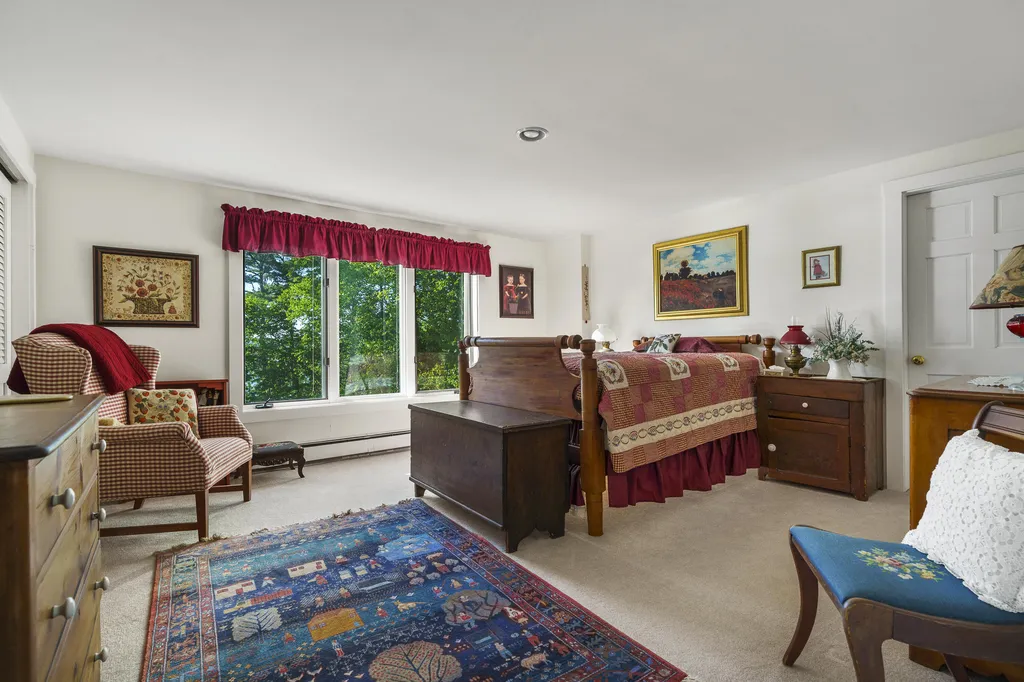 43 Woodward Farm Road Bristol ME 04539