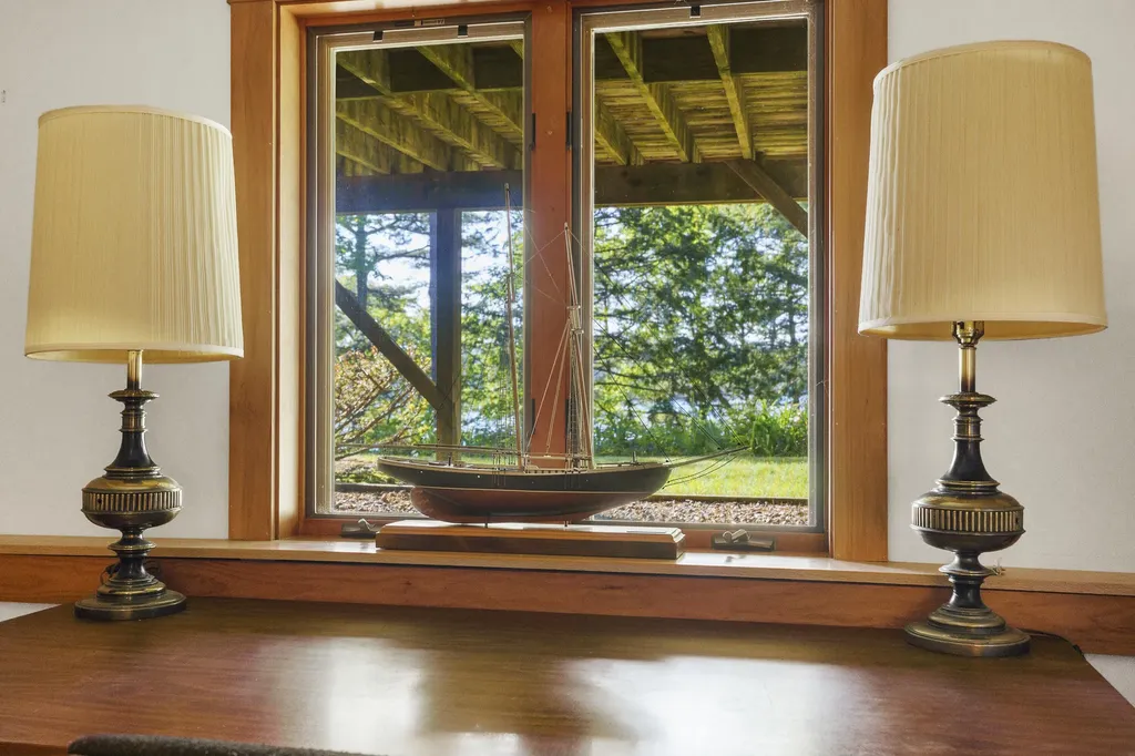 43 Woodward Farm Road Bristol ME 04539