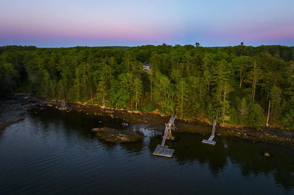 43 Woodward Farm Road Bristol ME 04539