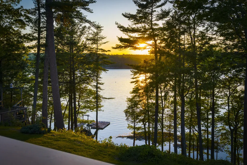 43 Woodward Farm Road Bristol ME 04539