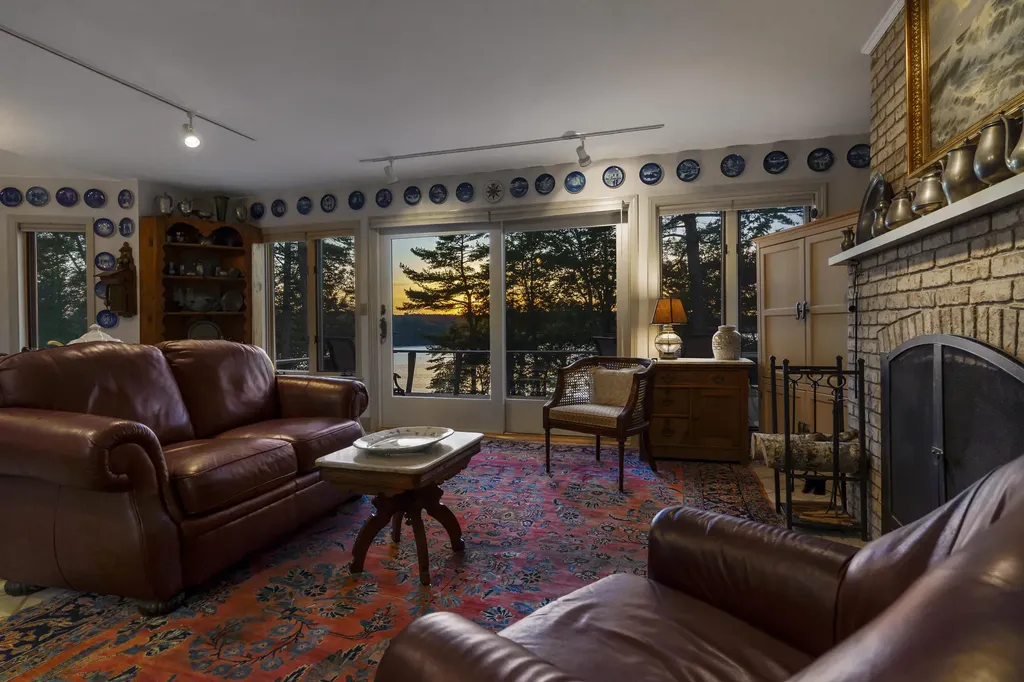 43 Woodward Farm Road Bristol ME 04539