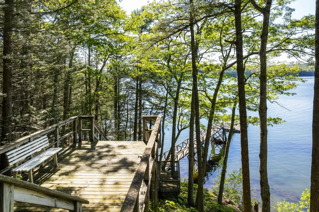 43 Woodward Farm Road Bristol ME 04539