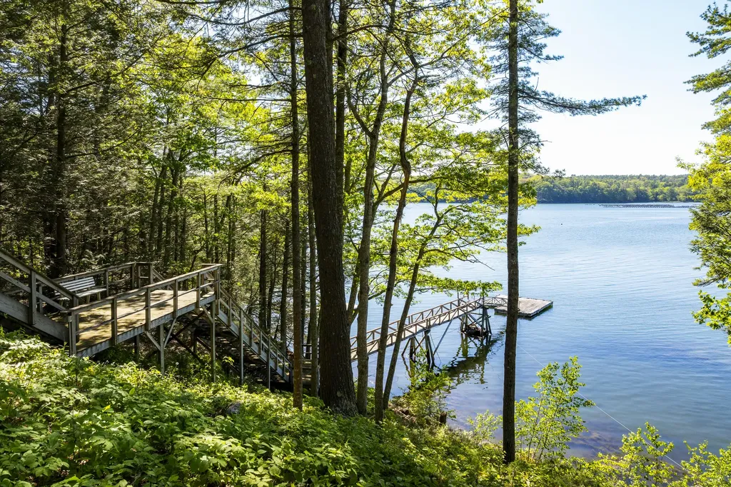 43 Woodward Farm Road Bristol ME 04539