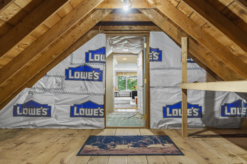 43 Woodward Farm Road Bristol ME 04539