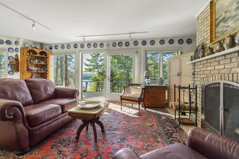 43 Woodward Farm Road Bristol ME 04539
