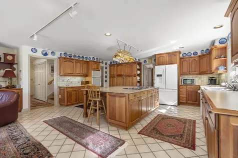43 Woodward Farm Road Bristol ME 04539