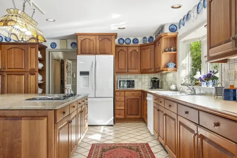 43 Woodward Farm Road Bristol ME 04539