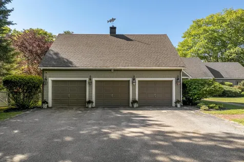 43 Woodward Farm Road Bristol ME 04539