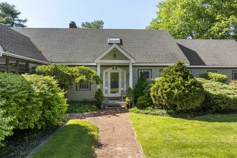43 Woodward Farm Road Bristol ME 04539
