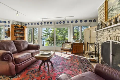43 Woodward Farm Road Bristol ME 04539