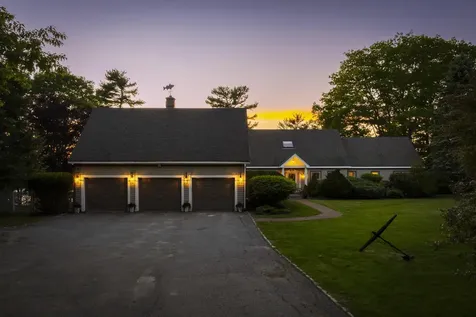 43 Woodward Farm Road Bristol ME 04539