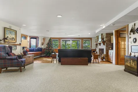 43 Woodward Farm Road Bristol ME 04539