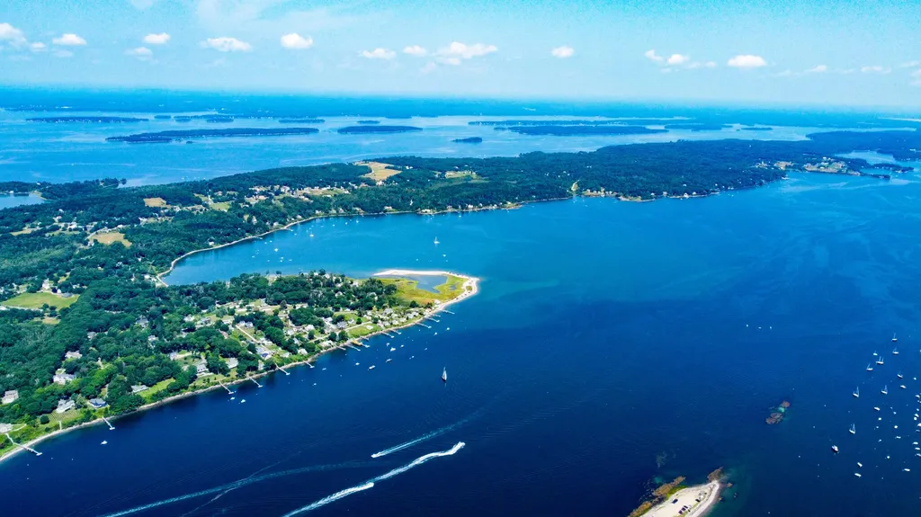2027 Harpswell Islands Road Harpswell ME 04003