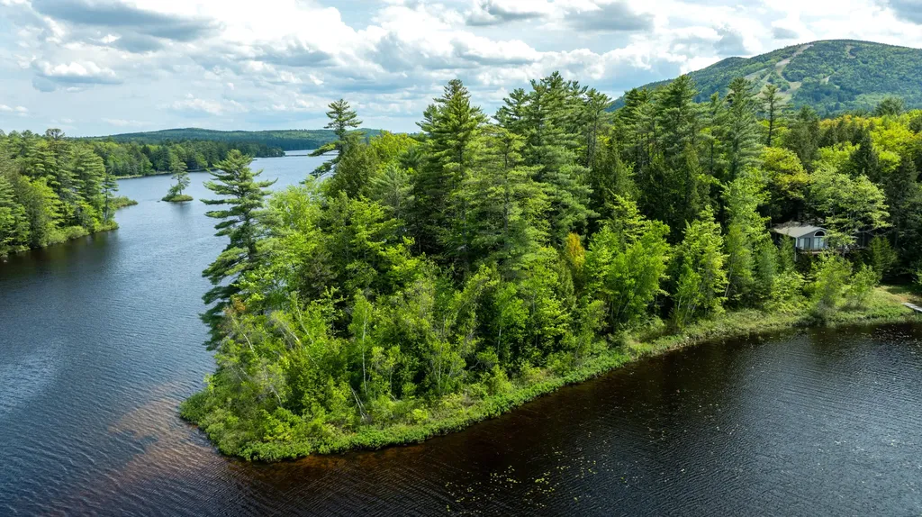 18 Hemlock Point Lane Bridgton ME 04009