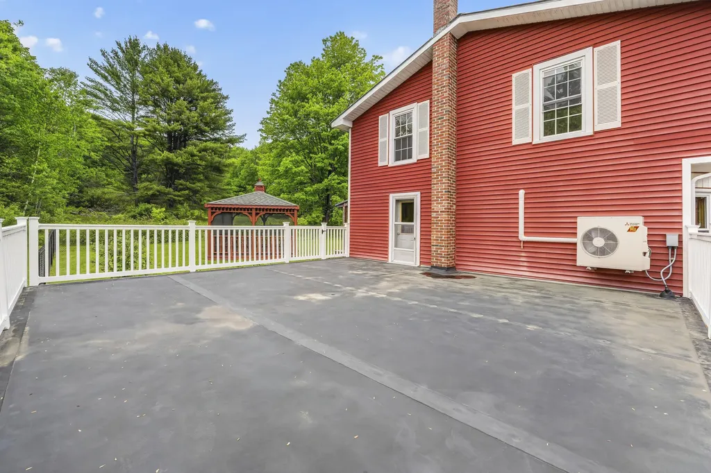 241 E Hardscrabble Road Auburn ME 04210