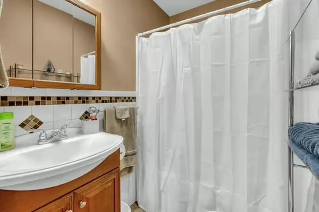 538 Main Road Eddington ME 04428