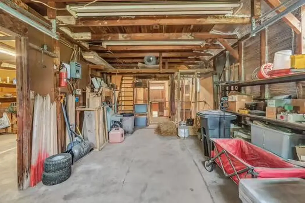 538 Main Road Eddington ME 04428
