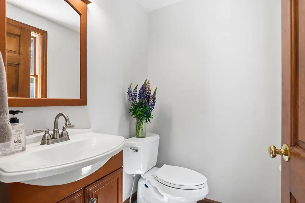 33 Hemlock Road Brunswick ME 04011