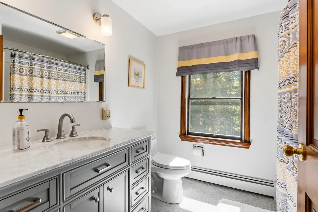 33 Hemlock Road Brunswick ME 04011