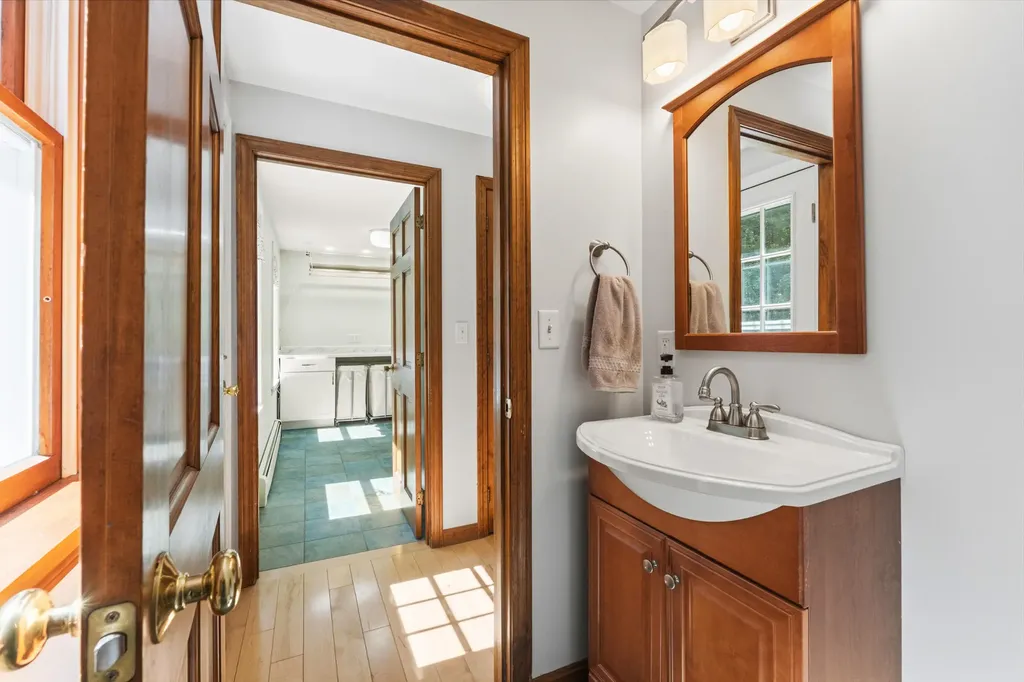 33 Hemlock Road Brunswick ME 04011