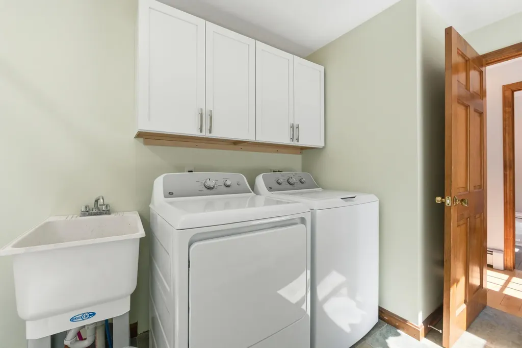 33 Hemlock Road Brunswick ME 04011