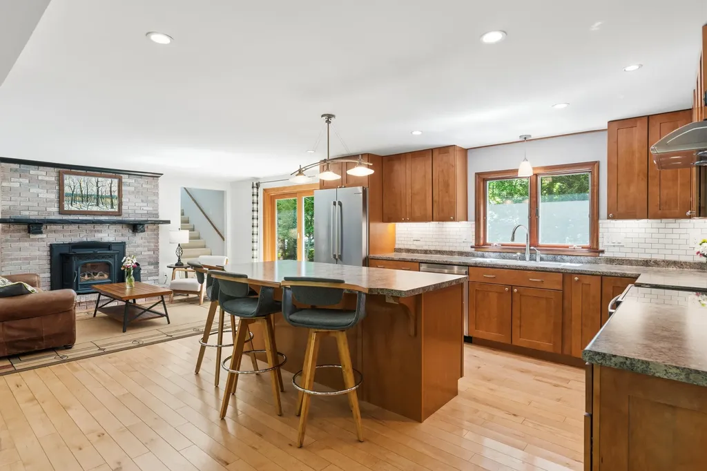 33 Hemlock Road Brunswick ME 04011