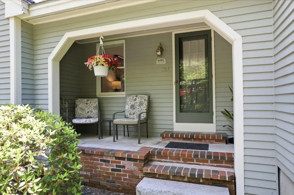 33 Hemlock Road Brunswick ME 04011