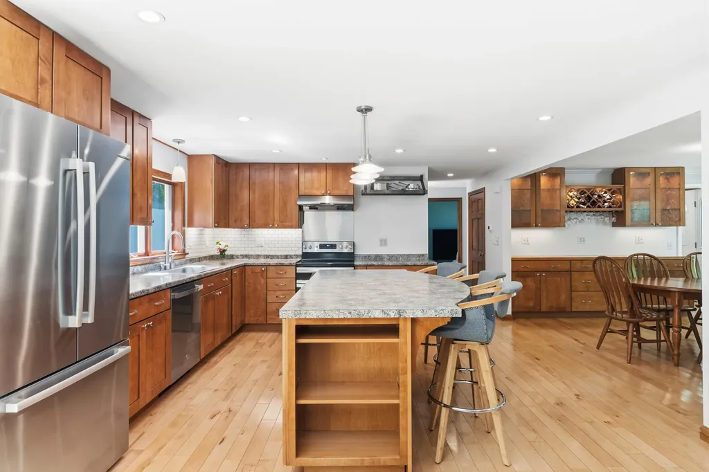 33 Hemlock Road Brunswick ME 04011