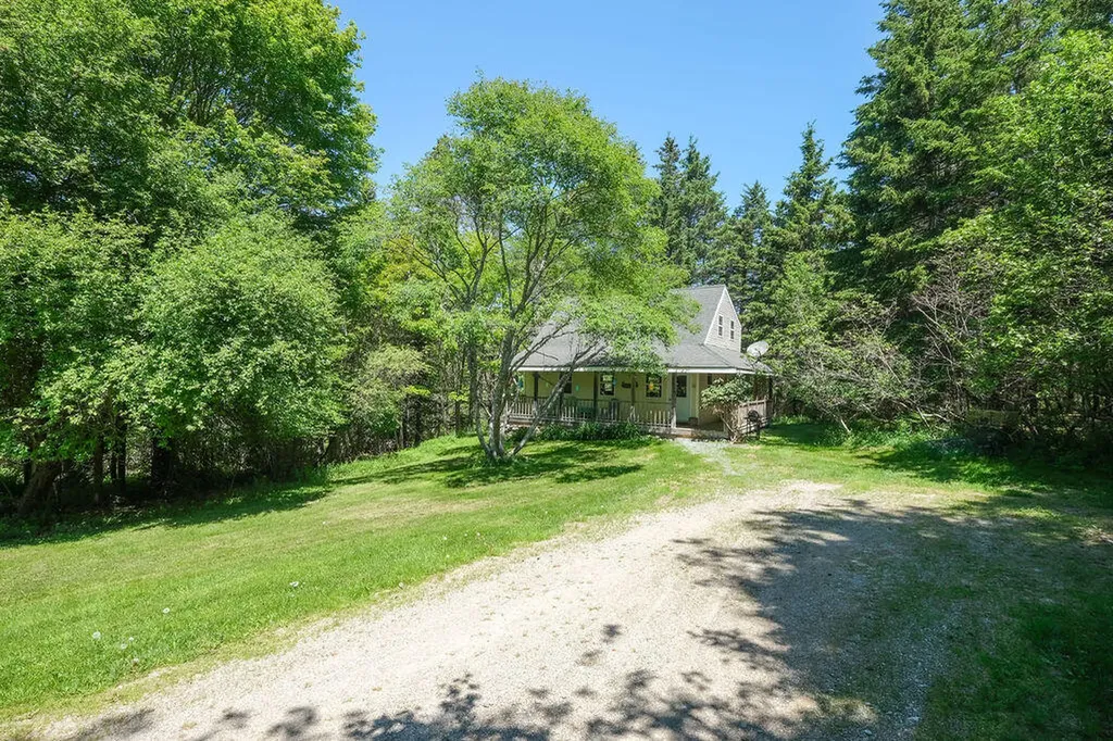 27 Spofford Drive Deer Isle ME 04627
