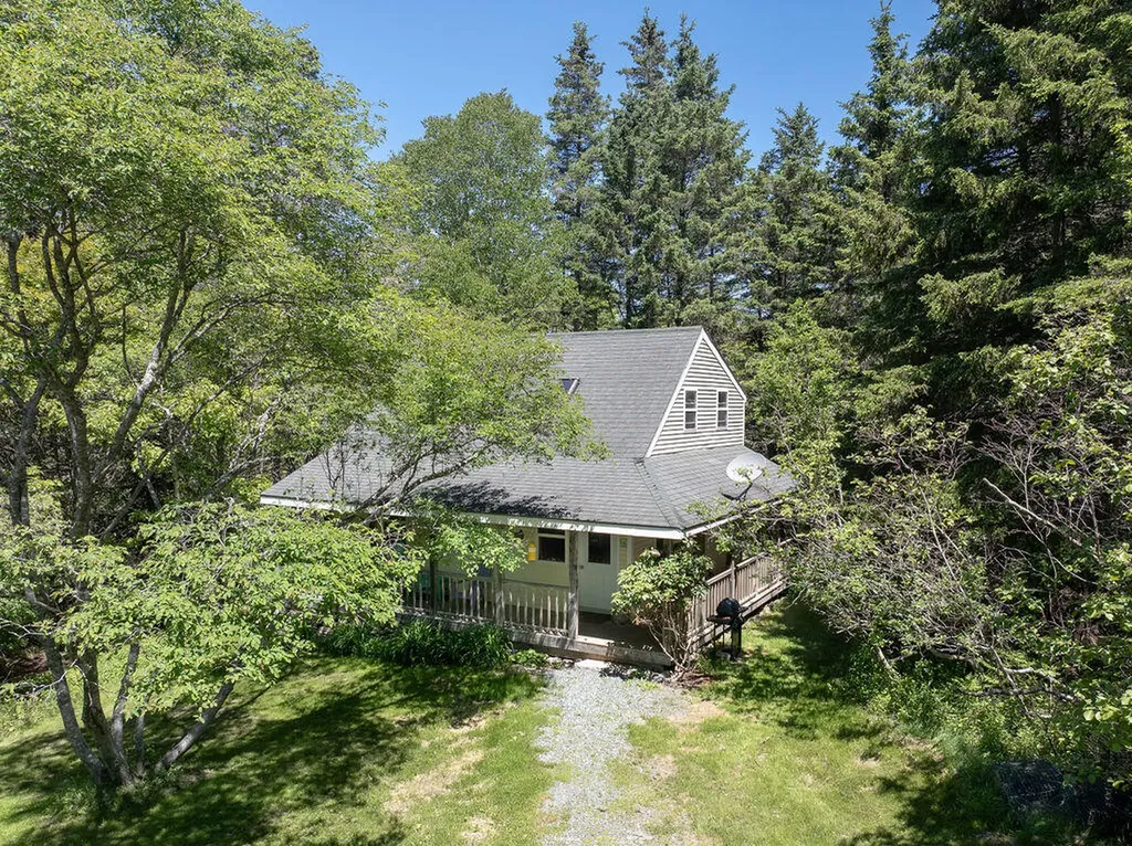 27 Spofford Drive Deer Isle ME 04627